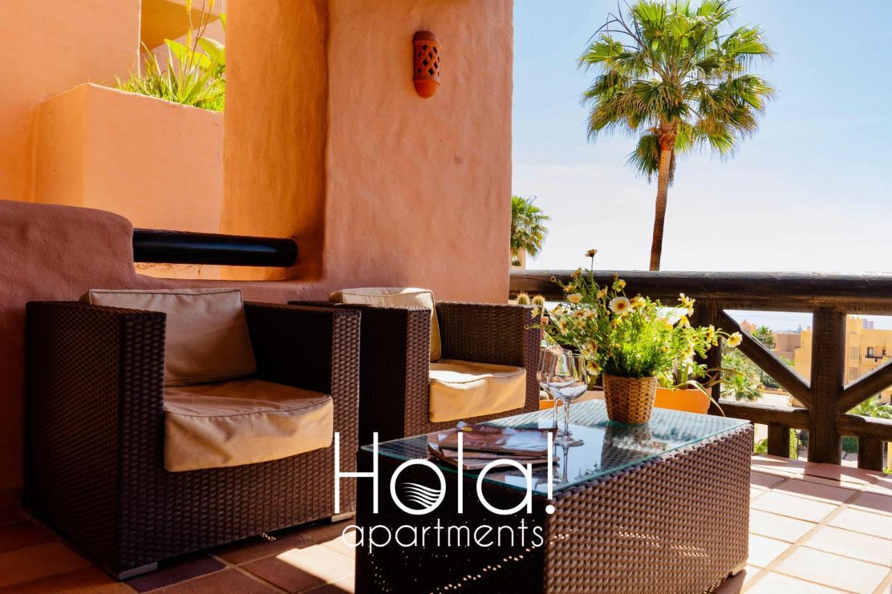 Hola! Apartments At Coto Real Манилва Экстерьер фото