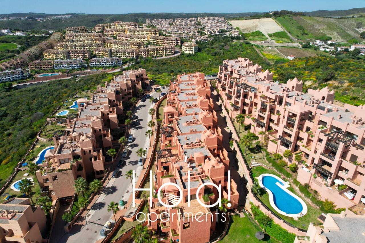 Hola! Apartments At Coto Real Манилва Экстерьер фото