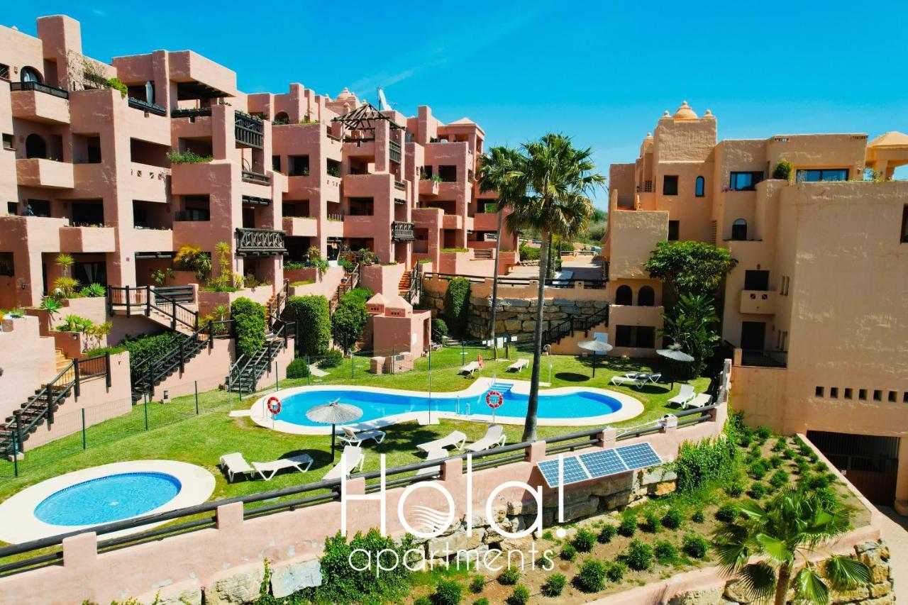 Hola! Apartments At Coto Real Манилва Экстерьер фото