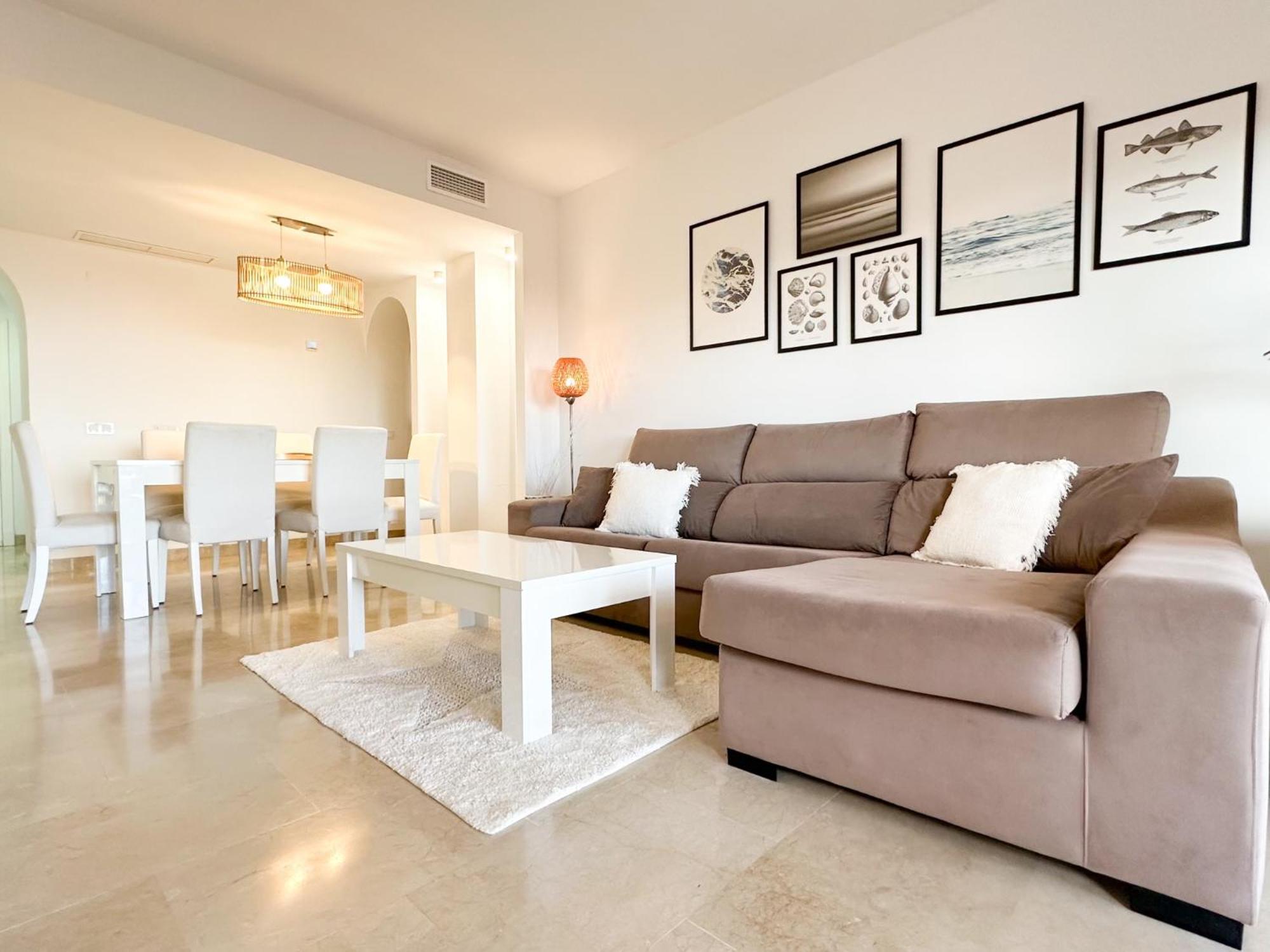 Hola! Apartments At Coto Real Манилва Экстерьер фото