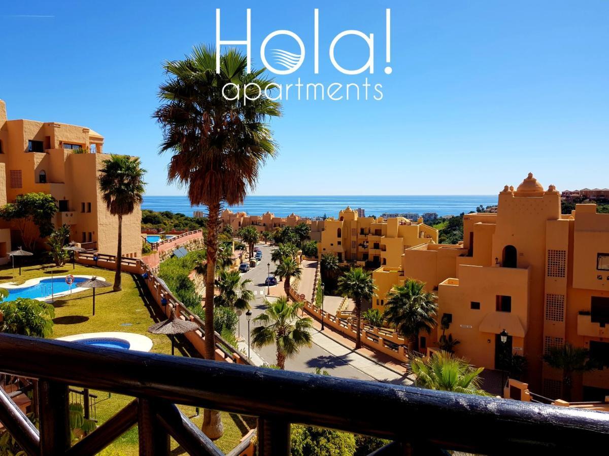 Hola! Apartments At Coto Real Манилва Экстерьер фото